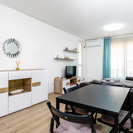 Cozy And Functional Business One-bedroom Апартаменты *